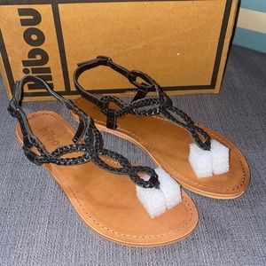 Hibou Women’s sandals size 6